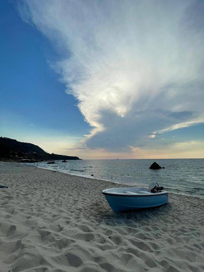 Villa Tina Tropea Costa dei Monaci Parghelia, sabbia fine e bianca e mare cristallino in Parghelia, Provincia di Vibo Valentia
