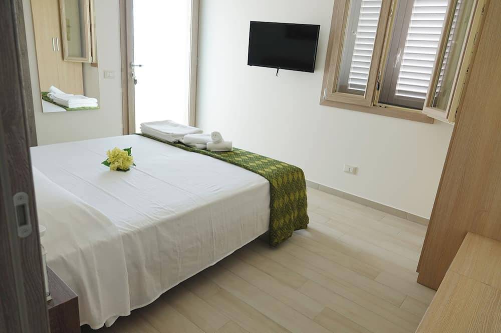 5 minutes from the sea of Gallipoli, Eco Villa with private and independent pool in Alezio, Golfe de Tarente