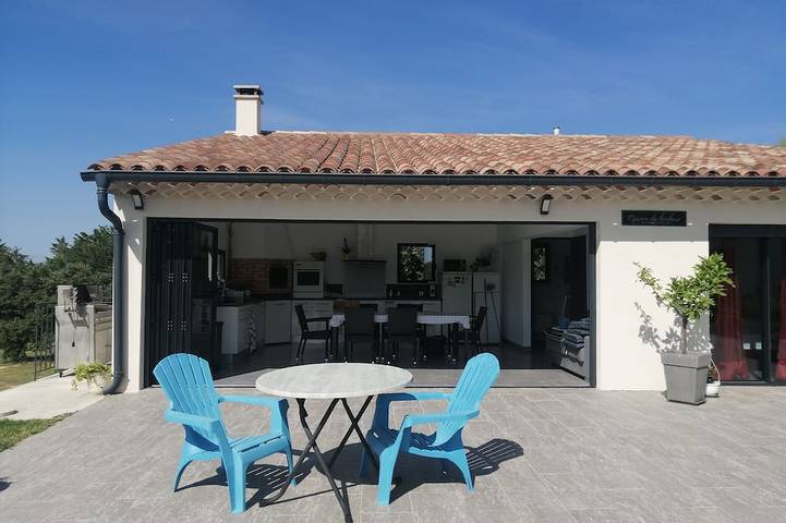 Location de vacances pour 2 personnes, avec jardin ainsi que piscine et terrasse à Puget - 4
