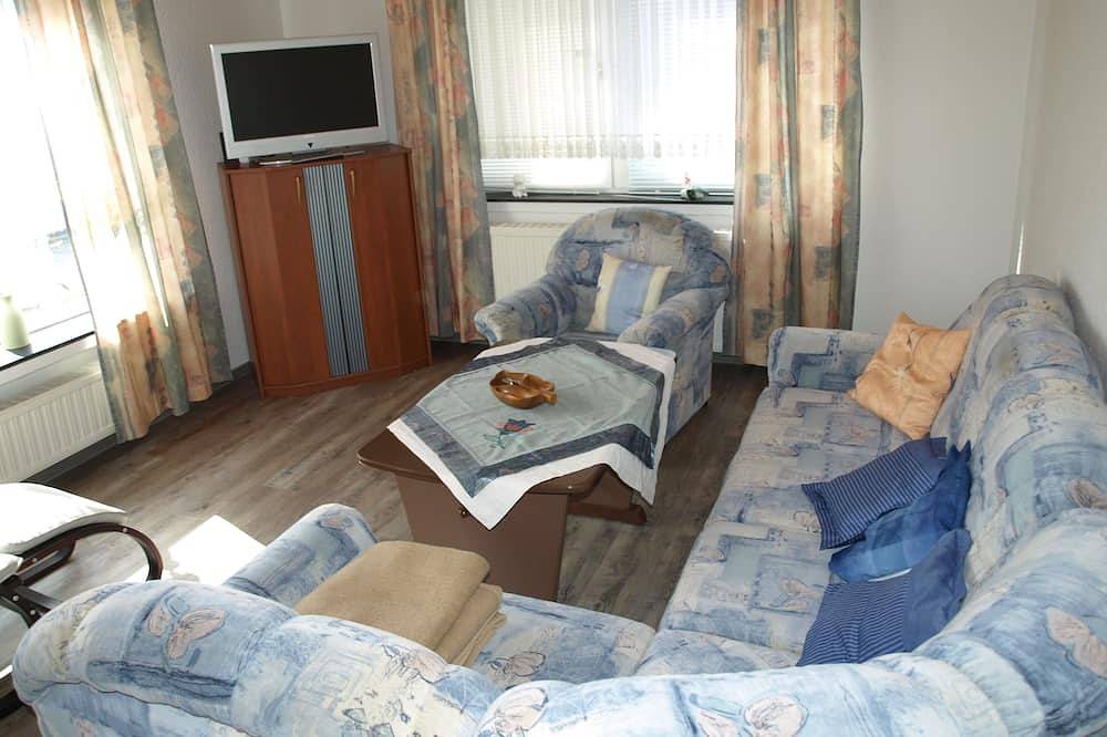 Ganze Wohnung, 2 Schlafzi., 1 Wohnzi., Terrasse, Küche mit Geschirrspülmaschine, Waschmaschine in Bad Zwischenahn, Ammerland