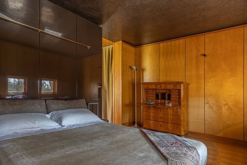 A villa designed by Tobia Scarpa, surrounded by nature. in Abano Terme, Colli Euganei