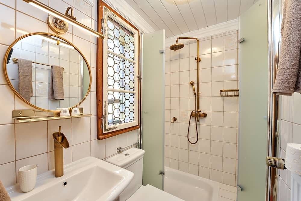 Ganze Wohnung, Eifelstuben mit Charme- Stollenstube, Studio für 1-2 Pers. direkt am See/Burg in Ulmen, Cochem-Zell