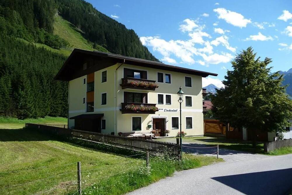 Double room with shower, Wc - Lindenhof **, pension in Rauris, Ski Amadé