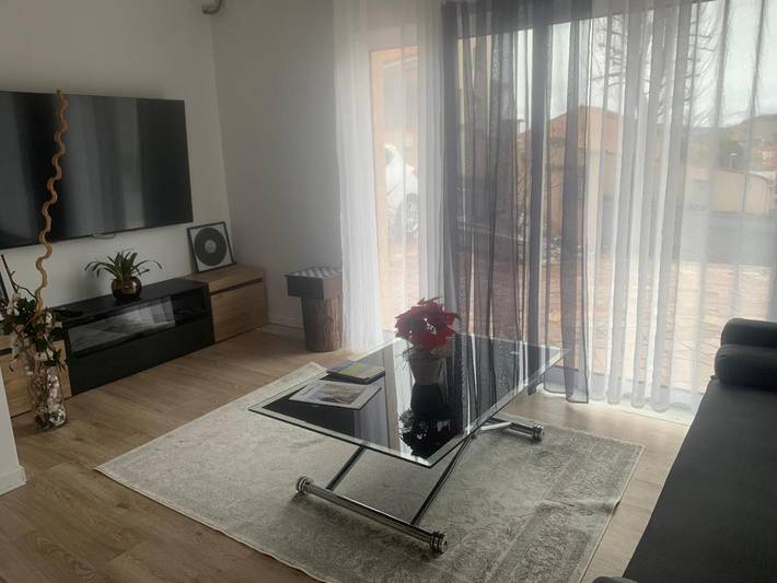 Gîte pour 3 personnes, avec vue et terrasse à Mirefleurs - 4