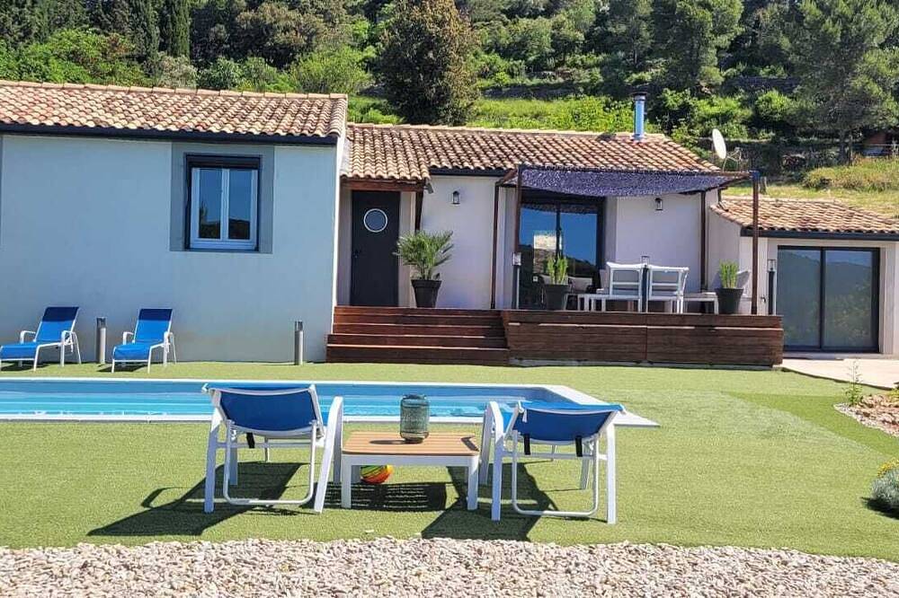 Villa de standing au milieu de la nature avec piscine chauffée jaccuzi extérieur in Clermont-l'Hérault, Région de Lodève
