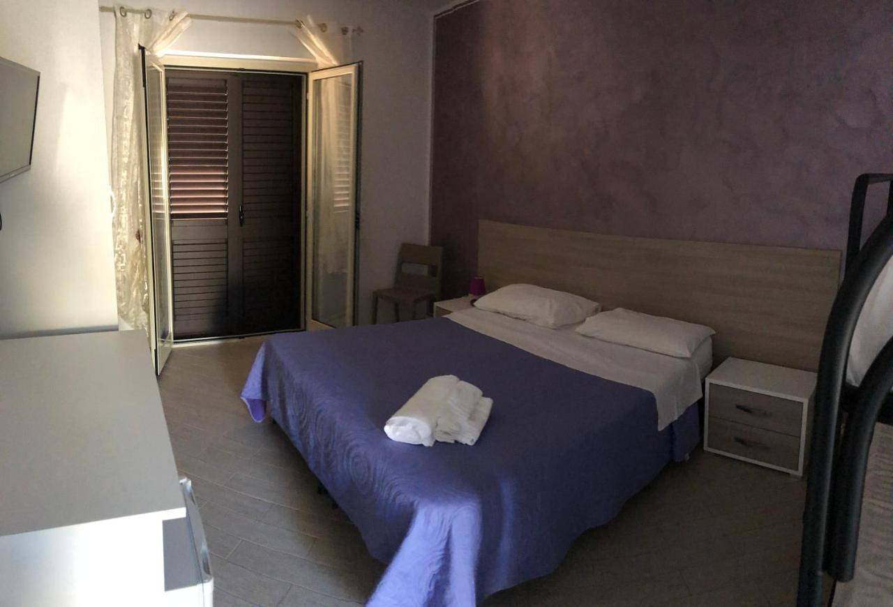 Red Stone in Diamante, Costa Tirrenica Calabria