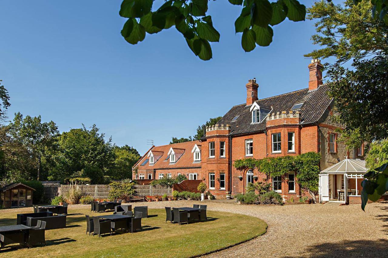 Double or Twin Room with Private External Bathroom in Blakeney, Norfolk Coast