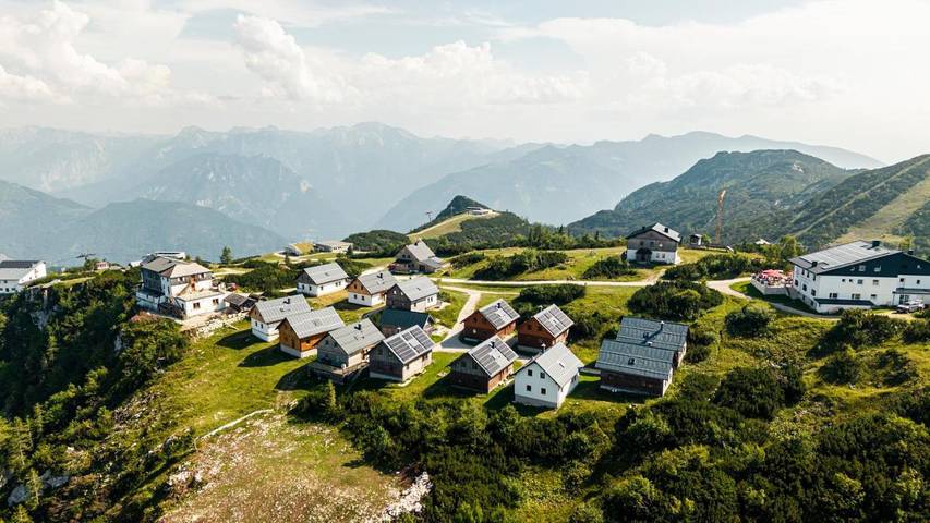 Ferienhaus für 12 Personen, mit Ausblick und Garten sowie Sauna in Ebensee