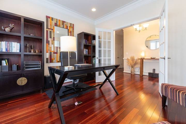 Vacation rental for 8 people, with pool and yard in Arlington (VA)