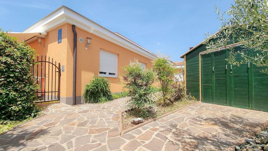 Ferienwohnung für 2 Personen, mit Terrasse und Garten, kinderfreundlich in Novigrad - 4