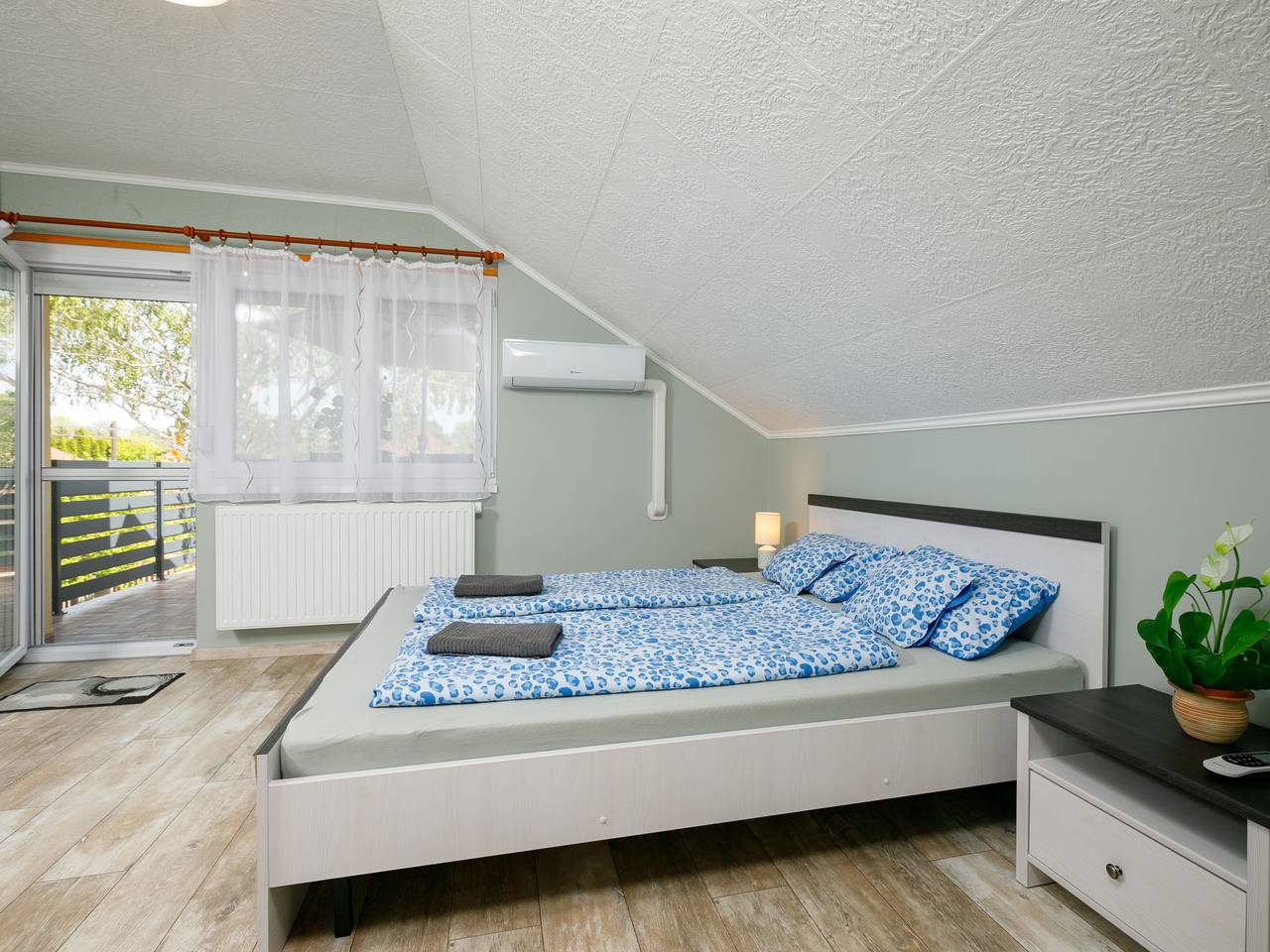 Hel lejlighed, Duma in Balatonkeresztúr, Balatonsøens Sydbred