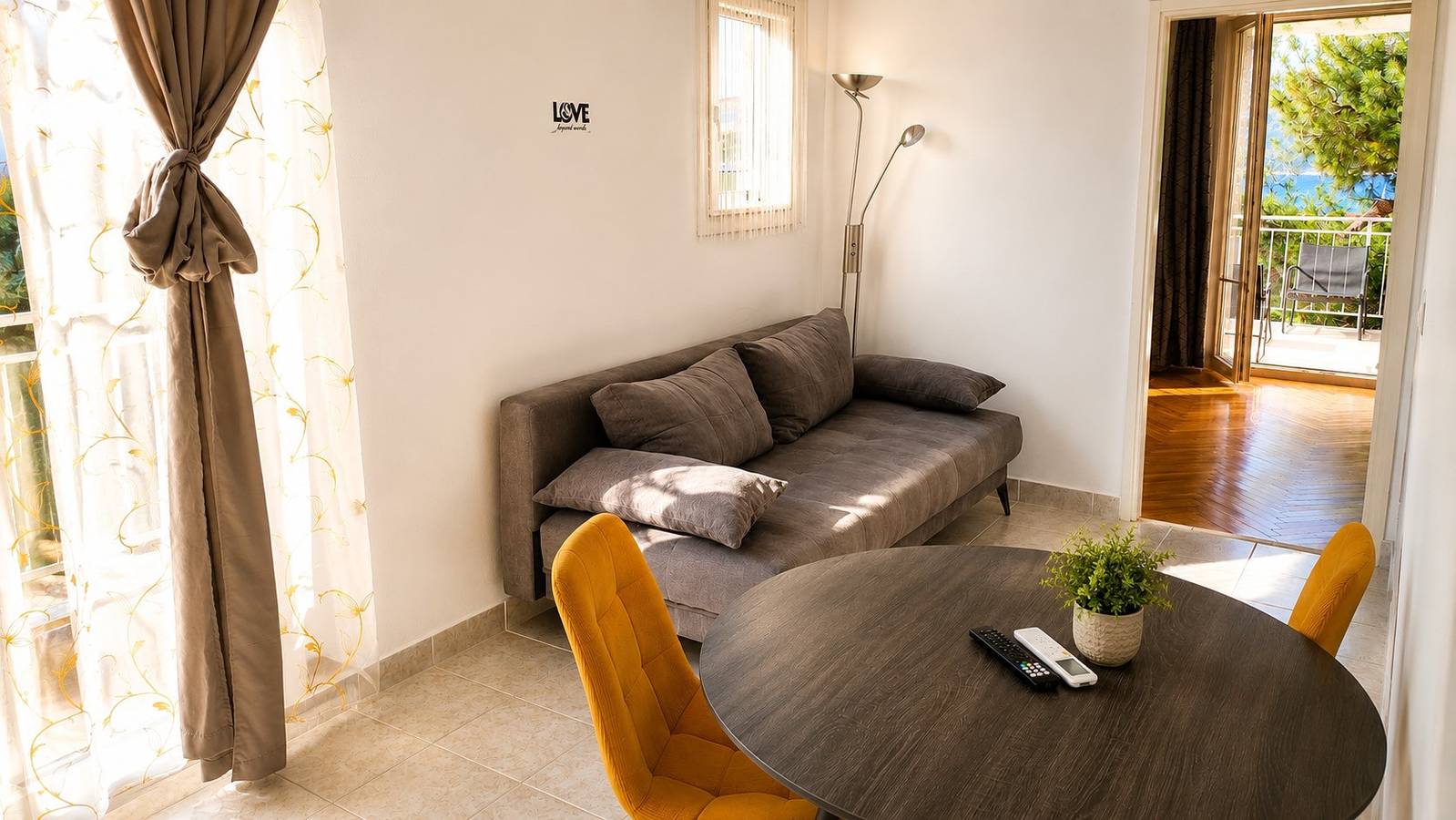 Ganze Wohnung, Ein modernes Apartment mit grosse Terrasse in Primošten, Šibenik-Knin
