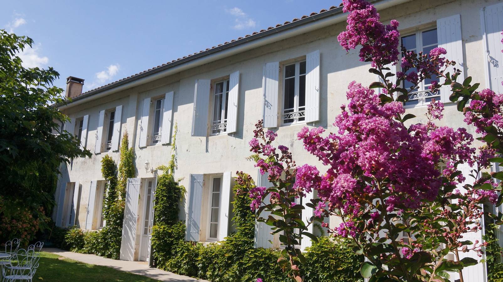 Gîte avec piscine la petite gironde in Porchères, Région de Libourne