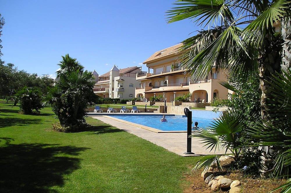 Modernes Maisonette-Haus mit Blick auf den Gemeinschaftspool und die Gärten am Golf Panoramica, in Sant Jordi, Castellón Provinz