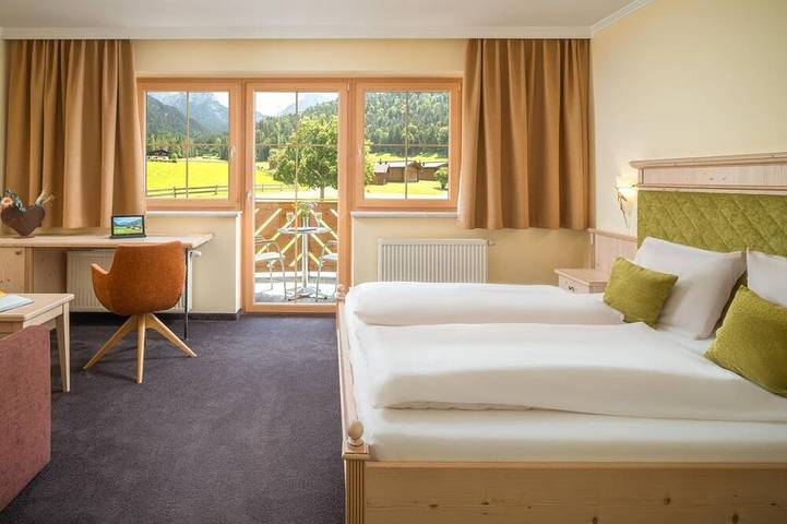 Ferienwohnung für 2 Personen, mit Whirlpool und Sauna sowie Garten in Unken - 2