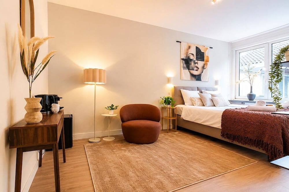 Ganze Wohnung, Komfortables Privatzimmer in Tilburg, gelegen in üppigem Grün neben den malerischen Wander- und Mountainbikewegen des Stadsbos013. in Tilburg, Nordbrabant