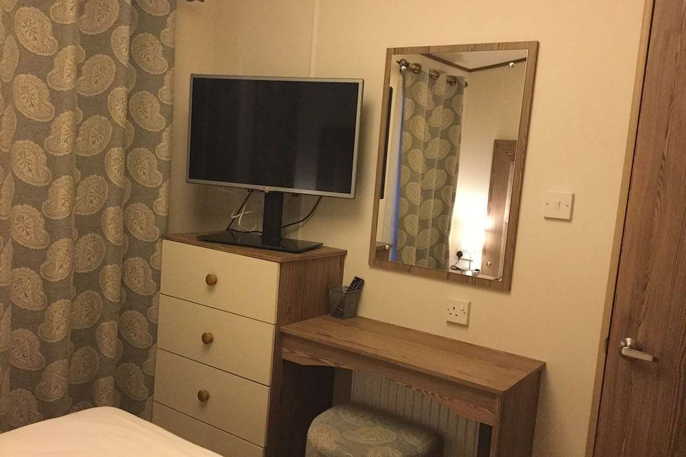 Family & Pet Friendly Park Home in in Stratford upon Avon near to the Cotswolds in Stratford upon Avon, Warwickshire