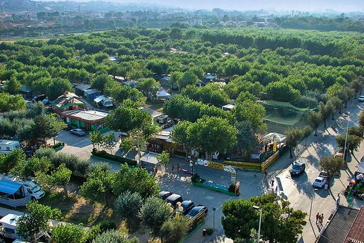 Camping für 6 Personen, mit Terrasse in Emilia-Romagna - 2