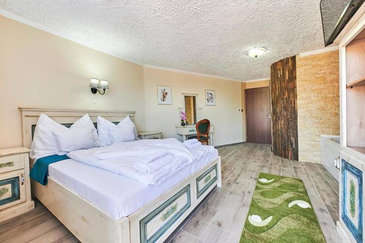 Alojamiento y desayuno para 3 personas, con sauna además de jardín y jacuzzi - 1