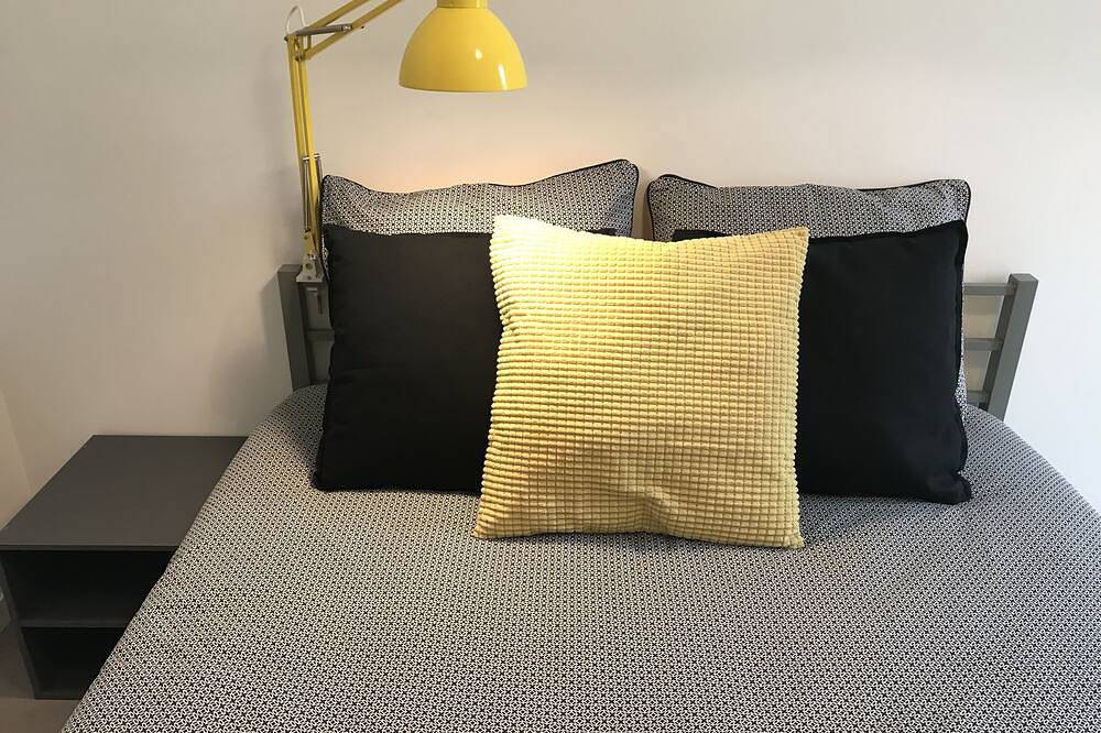 Apartamento entero, Cómodo para 8-9 personas. in Ivry-sur-Seine, Valle del Marne