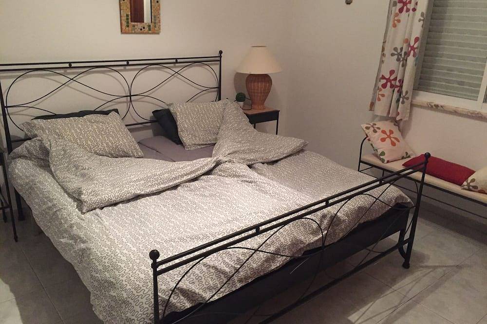 Villa an der Algarve mit absoluter Privatsphäre in Moncarapacho, Parque Natural da Ria Formosa