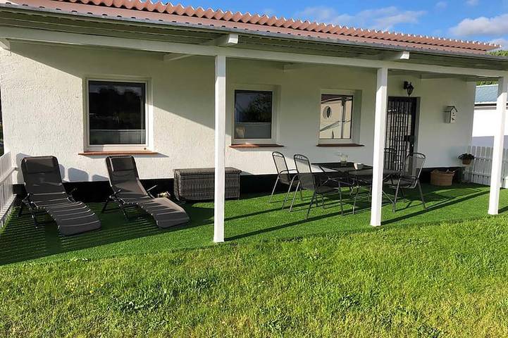 Bungalow für 2 Personen, mit Garten