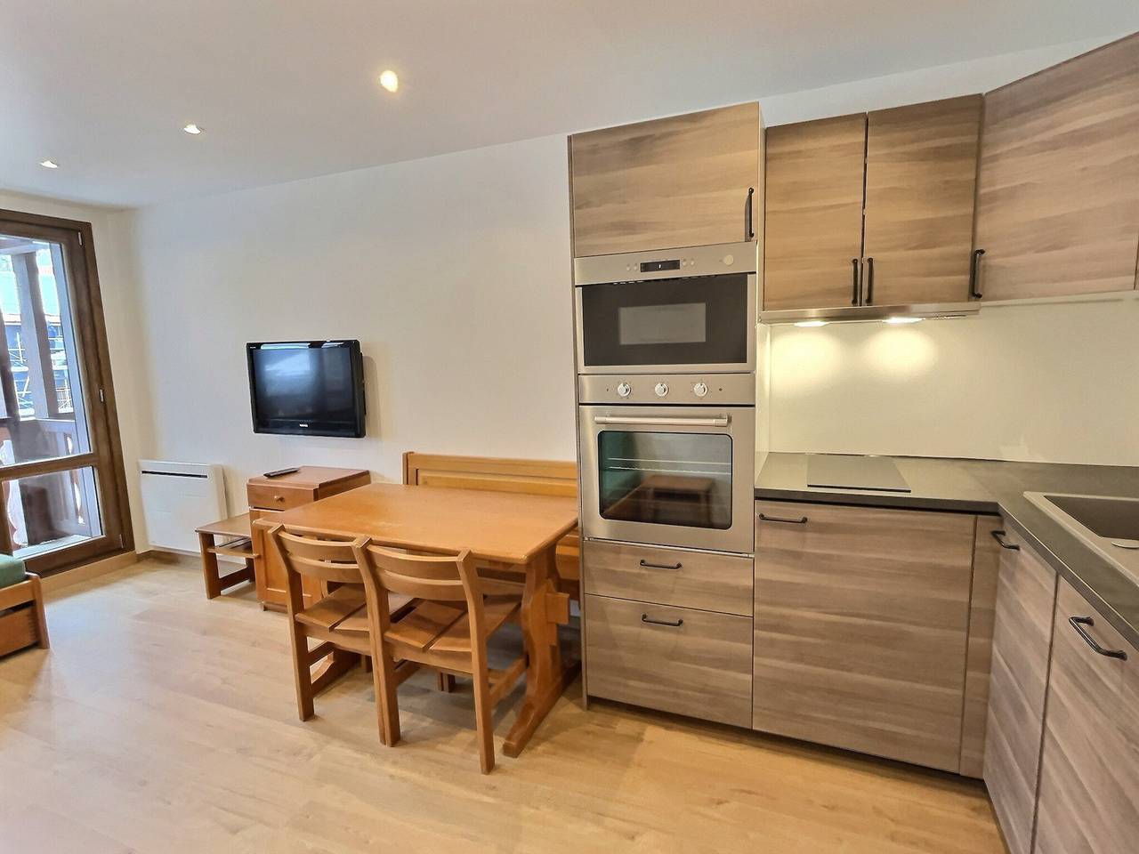 Appartement entier, Appart 2 pièces 4 pers à 450m des pistes avec balcon, Tv et animaux admis in Val-d'Isère, Parc National de la Vanoise