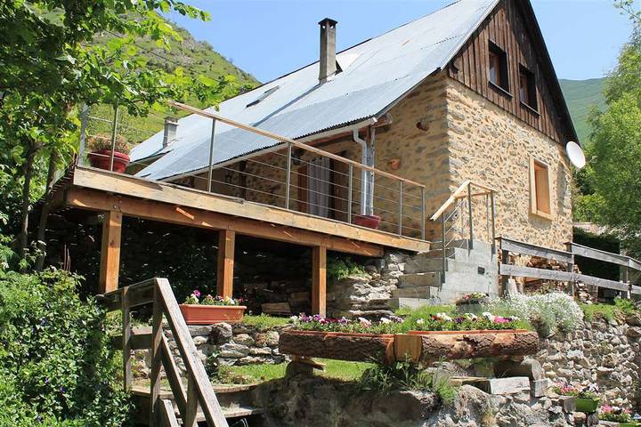 Gîte pour 4 personnes, avec terrasse à La Salette-Fallavaux