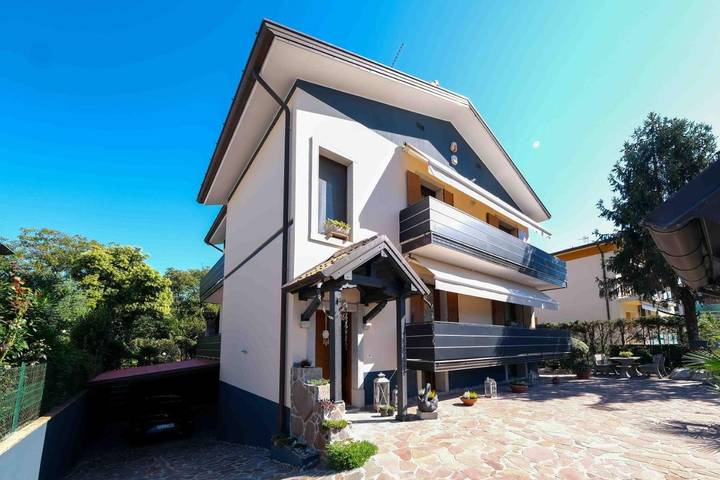 Maison d’hôte pour 5 personnes, avec terrasse et vue, animaux acceptés à Udine - 2