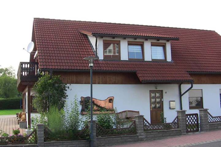 Ferienwohnung für 5 Personen, mit Balkon und Garten