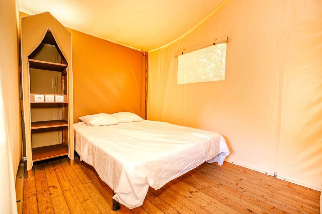 Zecamping 3 étoiles piscine chauffée jacuzzi sauna tente 5 pers in Huelgoat, Région de Châteaulin