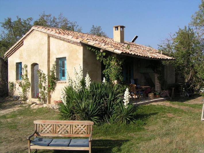 Location de vacances pour 3 personnes, avec Terrasse ainsi que Jardin et Vue à Àger