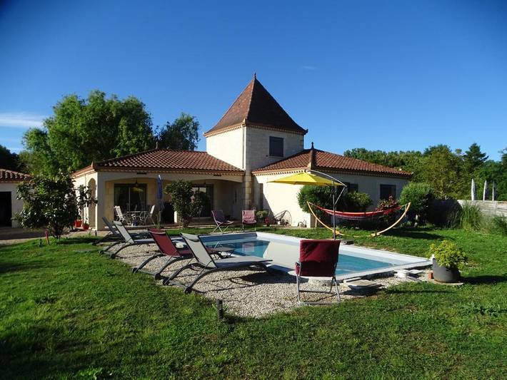 Chambre d’hôte pour 2 personnes, avec piscine et terrasse, animaux acceptés à Vire-sur-Lot