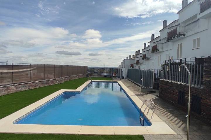 Ferienhaus für 7 Personen, mit Terrasse und Pool - 1