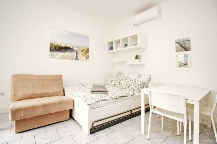 Ferienwohnung für 2 Personen, mit Balkon/Terrasse, mit Haustier in Baska - 3