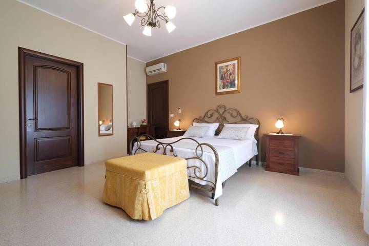 Chambre d’hôte pour 2 personnes, avec vue et jardin