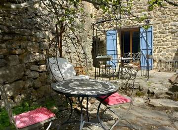 Gîte pour 5 personnes, avec terrasse à Joannas
