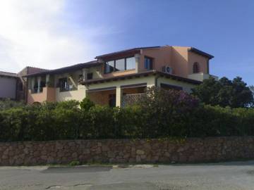 Gîte pour 2 personnes, avec terrasse à Monte Petrosu