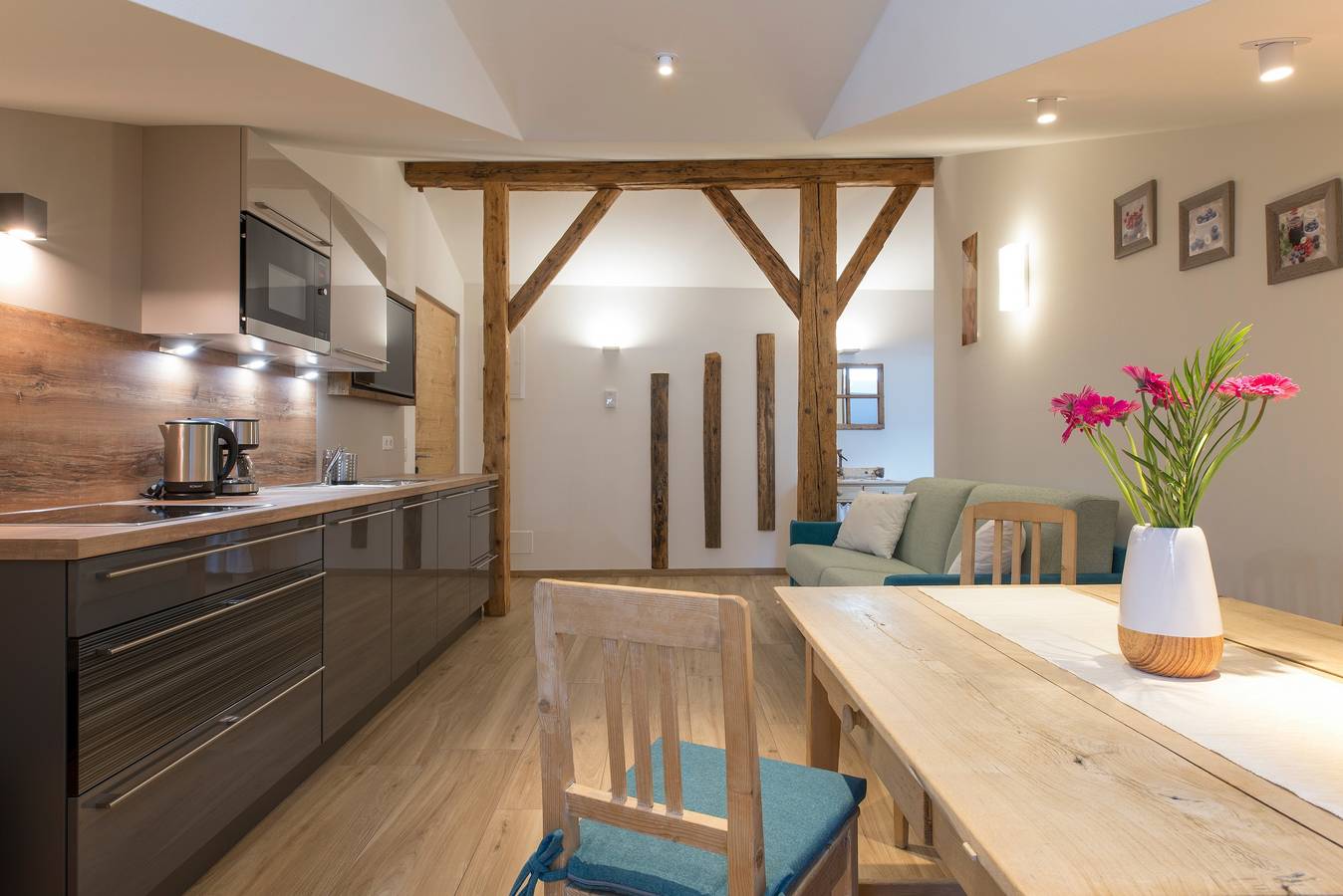Ganze Wohnung, Historischer Charme trifft Moderne: Sauna, Bergblick & Terrasse. Haustiere willkommen! in Partschins, Texelgruppe
