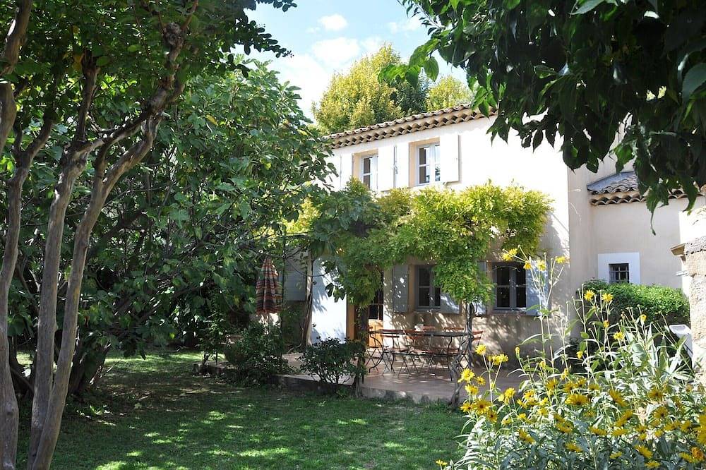 Las Casas Del Gran Pre in Lourmarin, Parque natural regional del Luberon