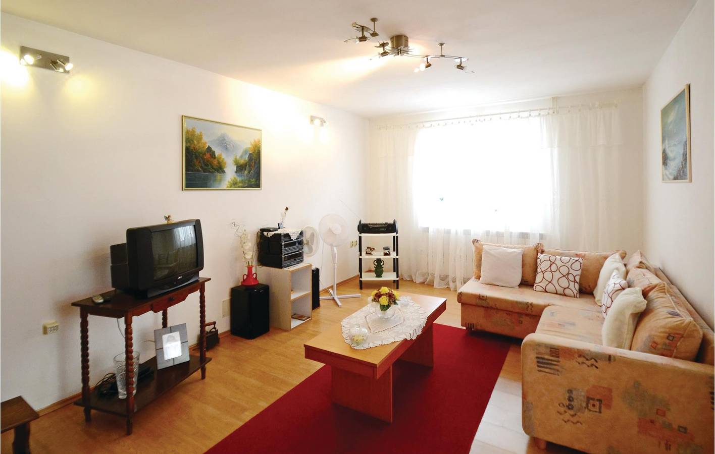 Charmantes Apartment mit 1 Schlafzimmer, Garten und Terrasse, 1 km vom Stadtzentrum von Vinez entfernt in Vinez, Ostküste Istrien