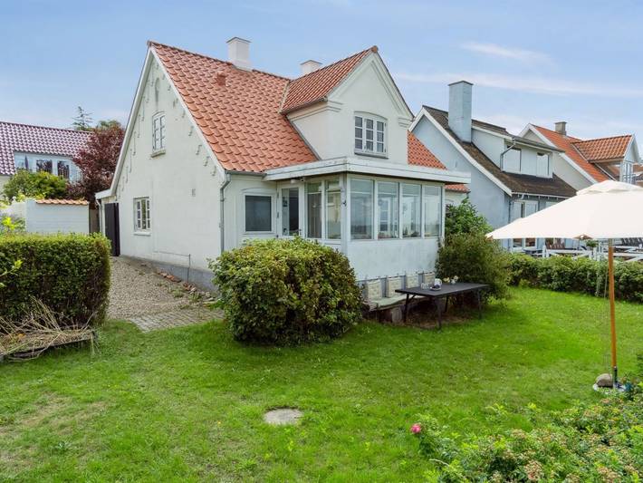 Ferieudlejning for 7 personer, med Terrasse i Lohals