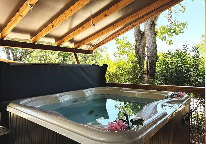 Camping pour 2 personnes, avec terrasse, animaux acceptés dans le Luberon - 4