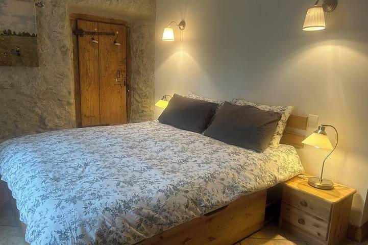 Gîte pour 6 personnes, avec jardin et terrasse à Montmin - 3