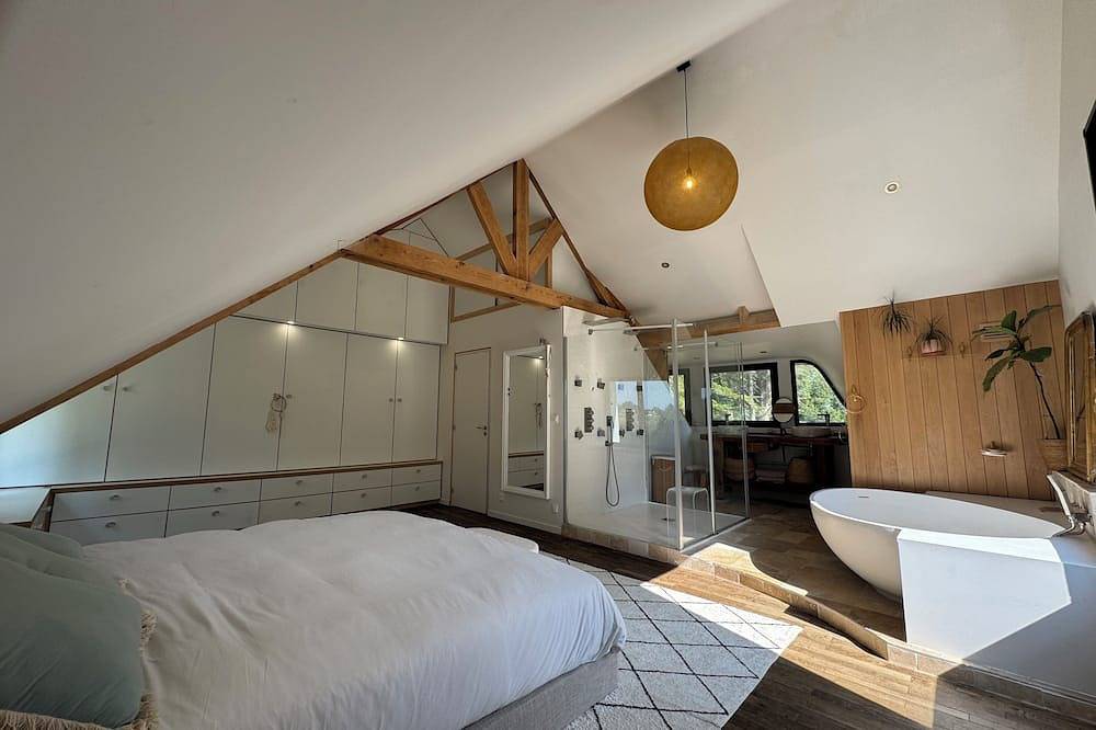 Villa with wooded park, near beach and paths in Locmaria, Côte des Mégalithes