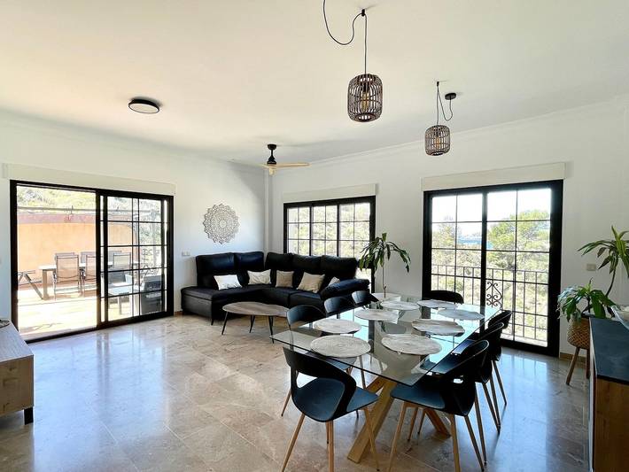 Ferienhaus für 8 Personen, mit Pool und Balkon/Terrasse sowie Terrasse, mit Haustier in Velilla-Taramay