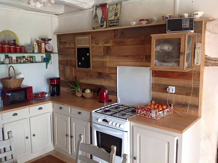 Gîte pour 6 personnes, avec jardin ainsi que piscine et terrasse à Saint-Martin-des-Combes - 3