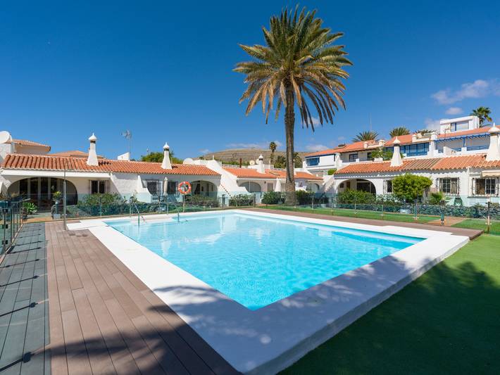 Bungalow para 4 personas, con Terraza y Piscina en Pasito Blanco
