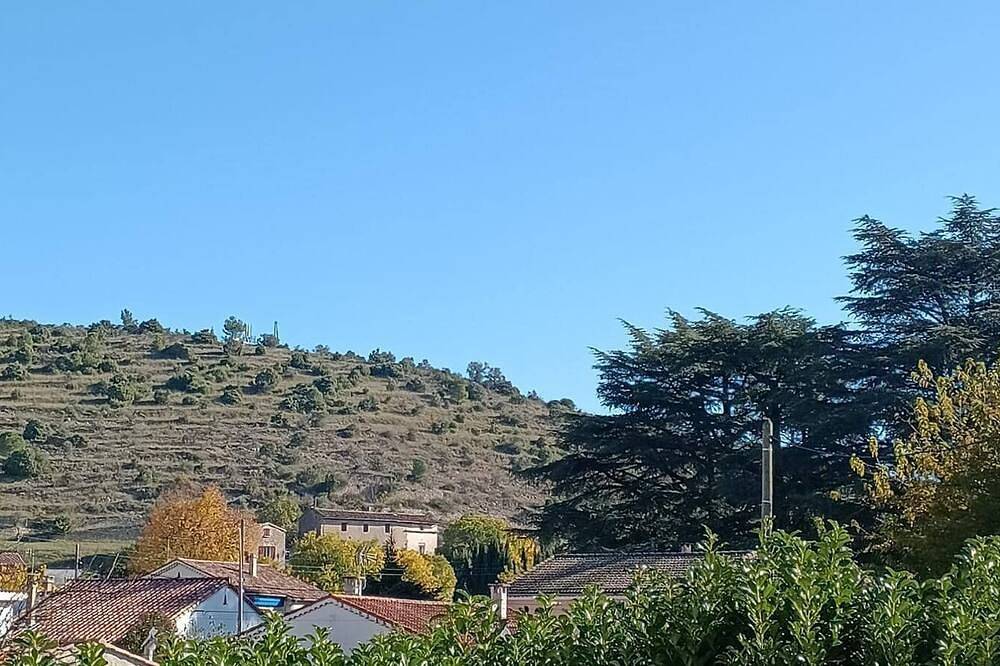Proche Ardèche pour six personnes, 300 mètres du centre du village. in Saint-Ambroix, Parc national des Cévennes