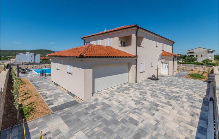 Ferienhaus für 8 Personen, mit Garten und Pool sowie Sauna - 1